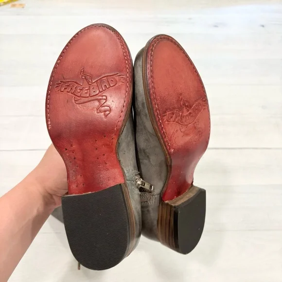 Freebird by Steven Raleigh Boots in Stone 8 NWOT - Picture 7 of 8